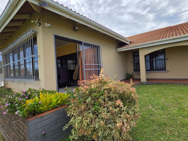 House For Sale in Uvongo, Margate, KwaZulu Natal - Photo 2