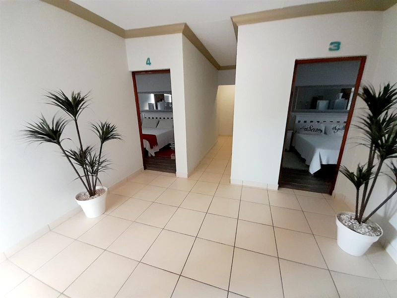 LOTS OF ACCOMMODATION!   RIVER VIEW!  FURNITURE INCLUDED!  GARDEN ROUTE - Photo 9