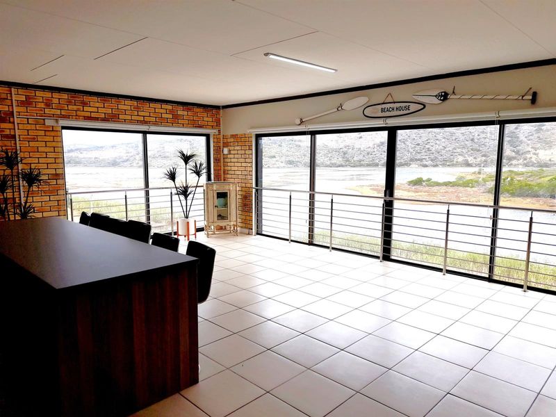 LOTS OF ACCOMMODATION!   RIVER VIEW!  FURNITURE INCLUDED!  GARDEN ROUTE - Photo 3