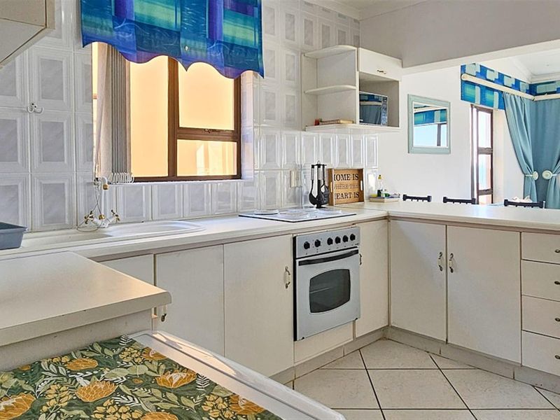 Apartment For Sale in Shelly Beach, Margate, KwaZulu Natal - Photo 6
