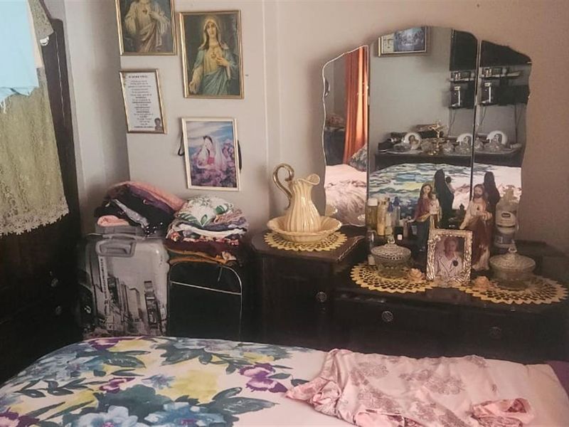 Well-Located Three-Bedroom Apartment - Photo 10