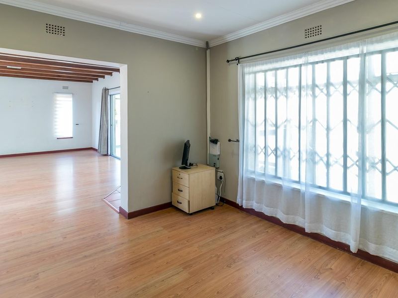 3 Bedroom 2 Bathroom House For Sale | Vorna Valley, Midrand - Photo 5