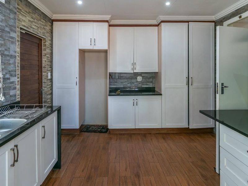 3 Bedroom 2 Bathroom House For Sale | Vorna Valley, Midrand - Photo 4