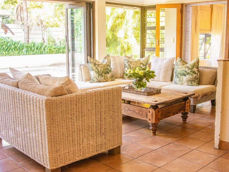 Beautiful family home offering spacious living areas and a seperate flatlet - Photo 5