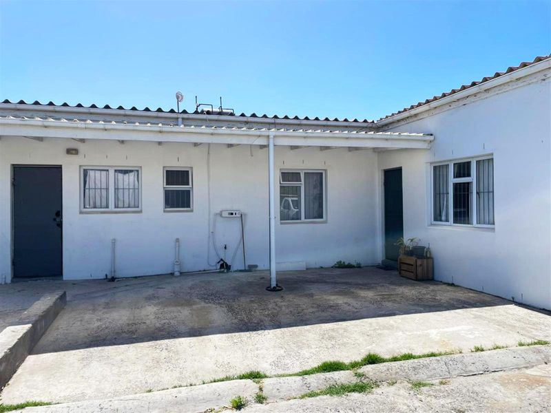 High-Yield Investment Property | 9 Income-Generating Units on 4 000m2 in Schaapkraal - Photo 7