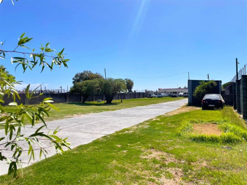 High-Yield Investment Property | 9 Income-Generating Units on 4 000m2 in Schaapkraal - Photo 5