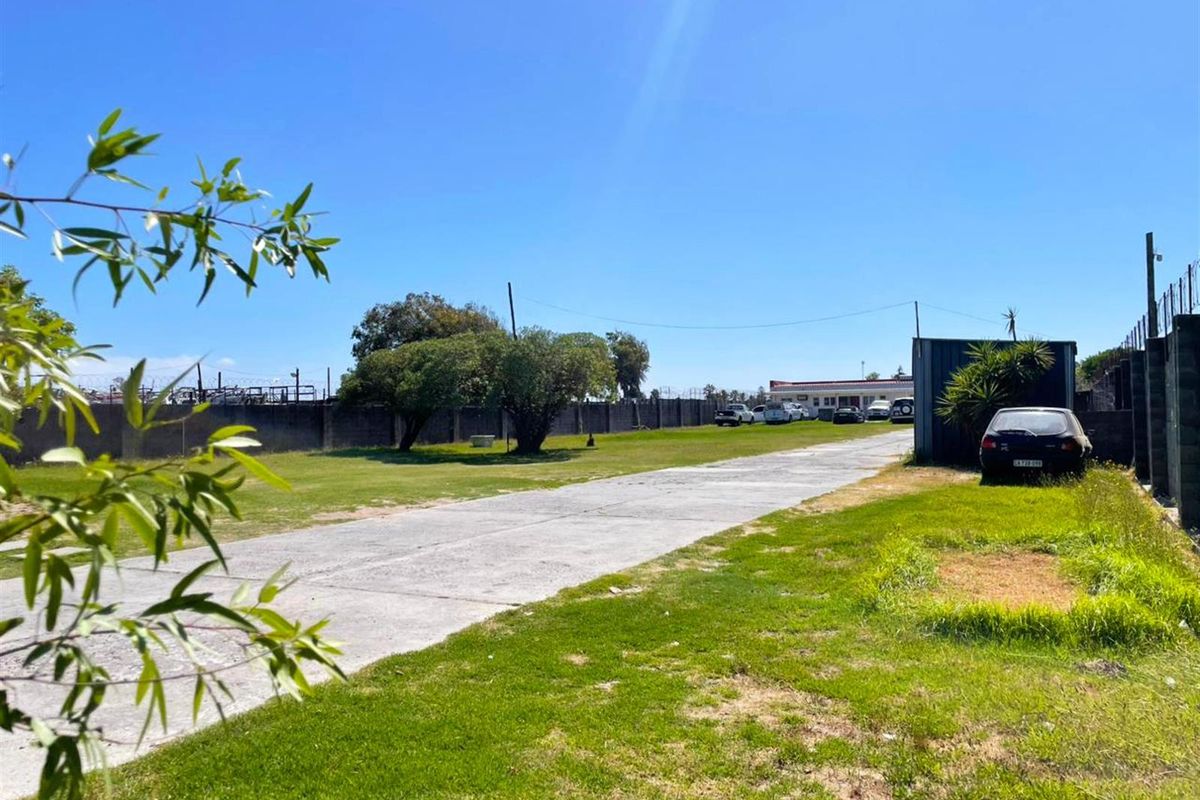 High-Yield Investment Property | 9 Income-Generating Units on 4 000m2 in Schaapkraal - Photo 5