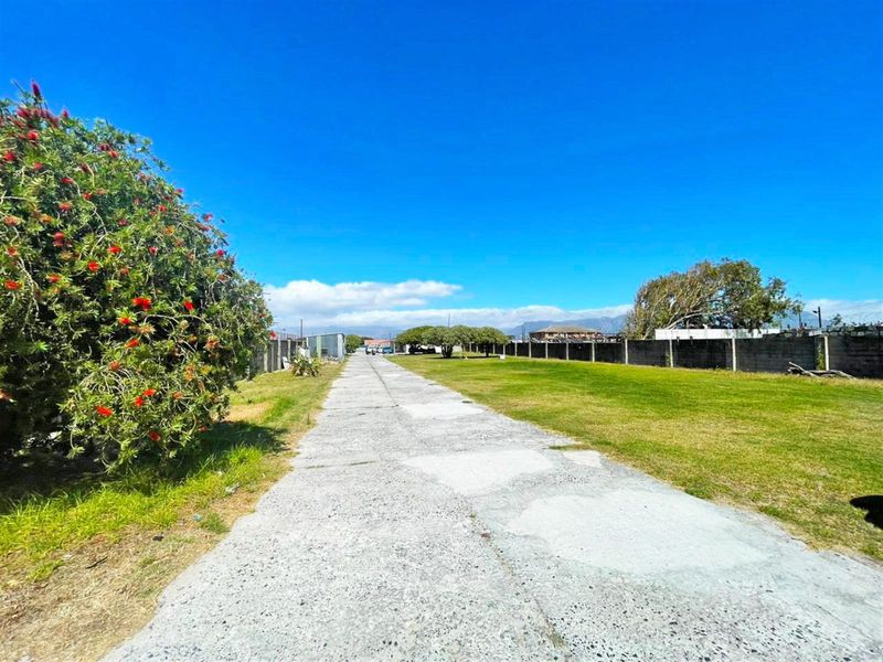 High-Yield Investment Property | 9 Income-Generating Units on 4 000m2 in Schaapkraal - Photo 4