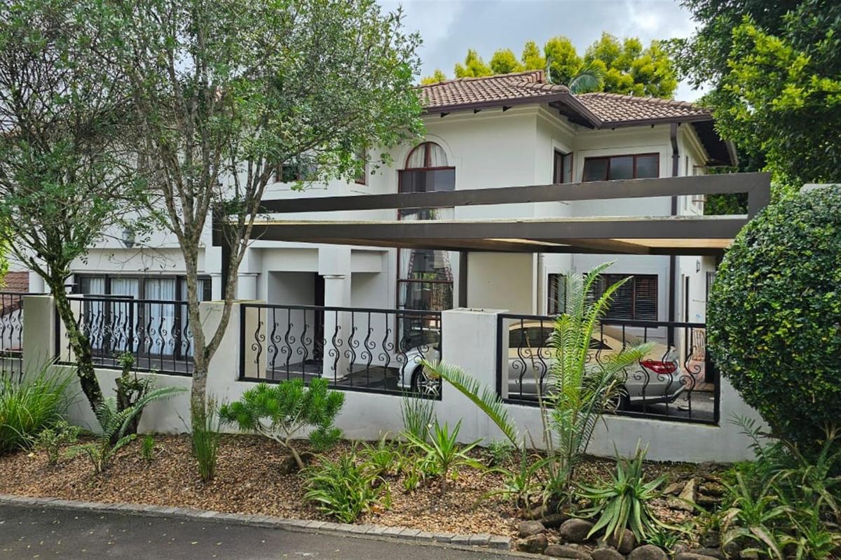 Statement Double Storey Residence with Guest Suite ,Flatlet and Courtyard Jacuzzi - Photo 2