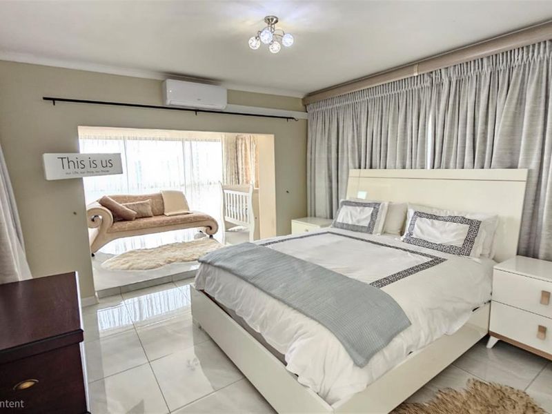 Statement Double Storey Residence with Guest Suite ,Flatlet and Courtyard Jacuzzi - Photo 6