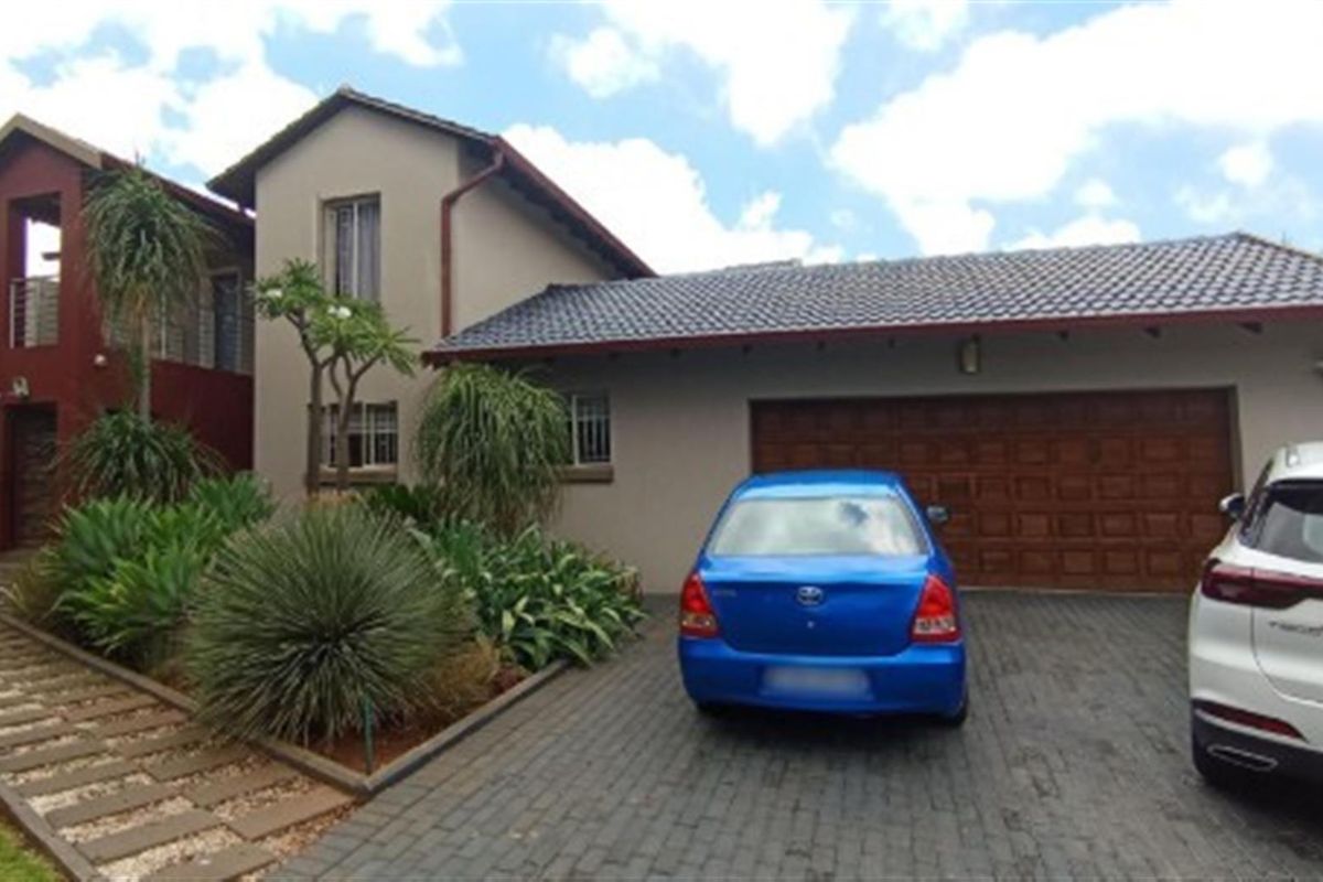 Modern Family Home For Sale in Rooihuiskraal North, Centurion - Photo 5
