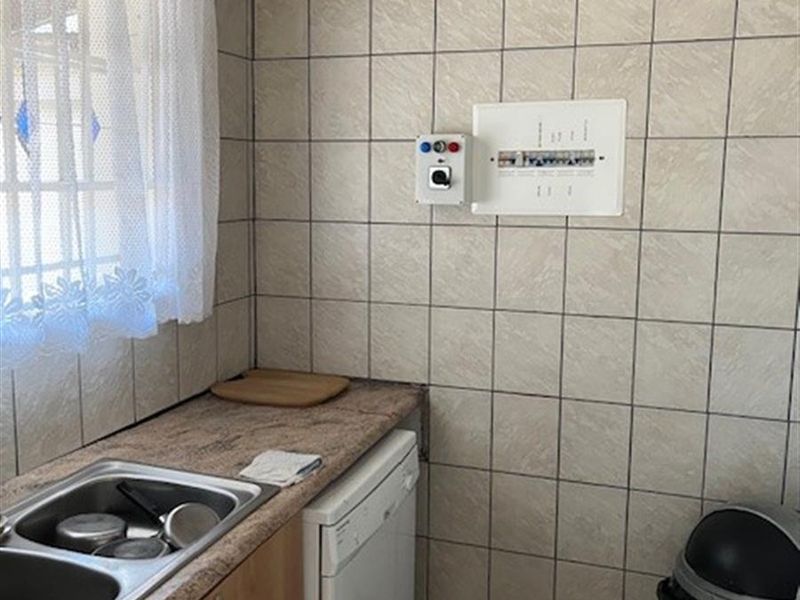 3 Bedroom home for sale with pool - Photo 9