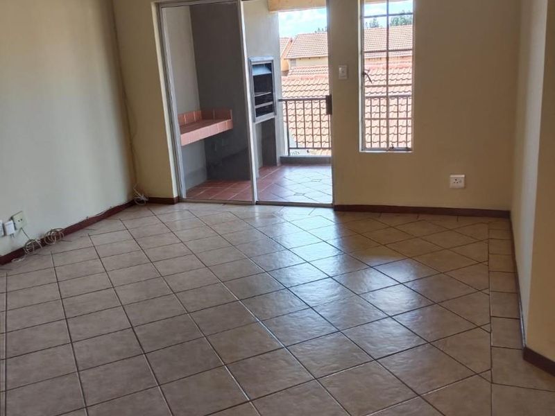 REDUCED PRICE !!! Townhouse for sale in Carlswald View Estate, Midrand - Photo 10