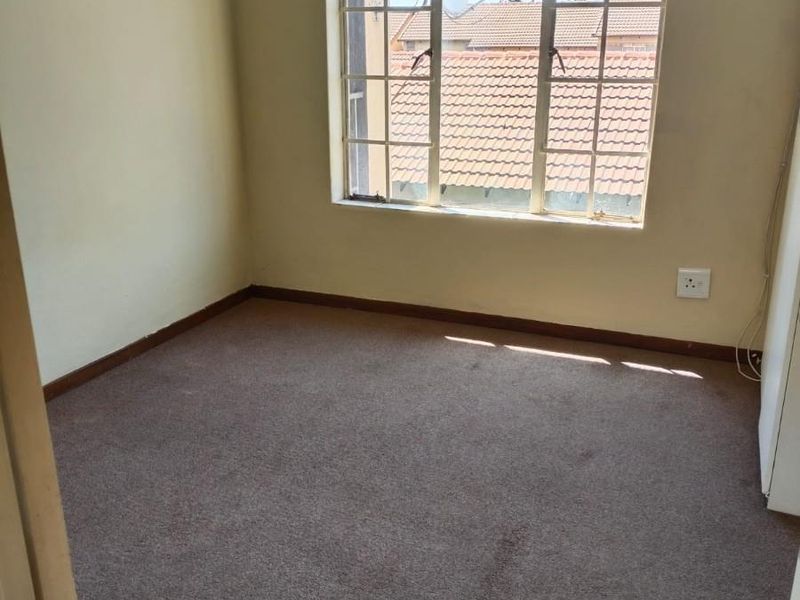 REDUCED PRICE !!! Townhouse for sale in Carlswald View Estate, Midrand - Photo 9