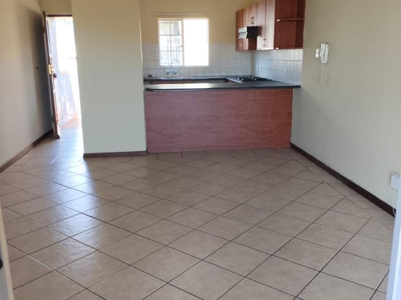 REDUCED PRICE !!! Townhouse for sale in Carlswald View Estate, Midrand - Photo 5