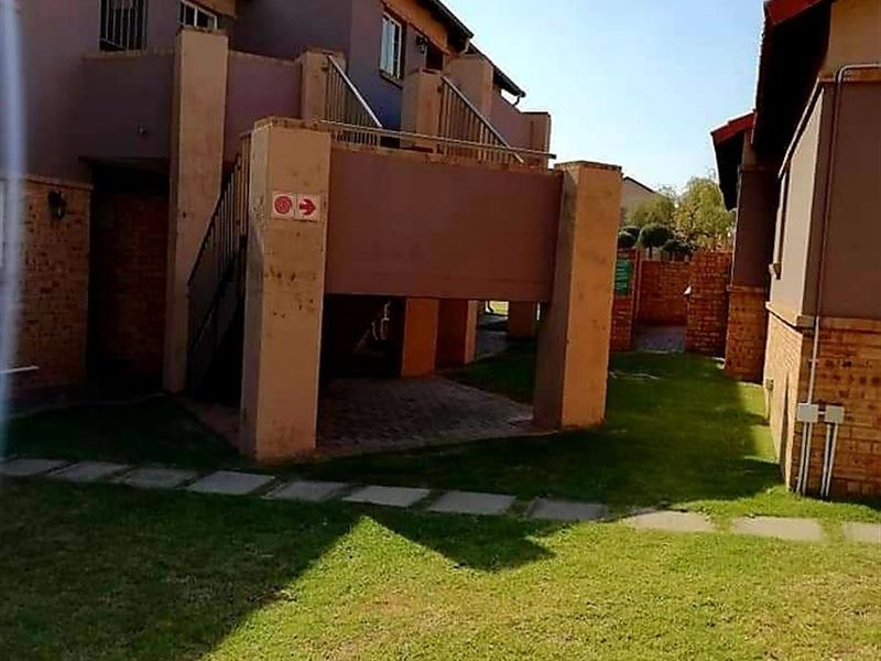 REDUCED PRICE !!! Townhouse for sale in Carlswald View Estate, Midrand - Photo 4