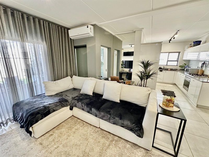 Apartment For Sale in The Polofields, Waterfall, Midrand - Photo 6