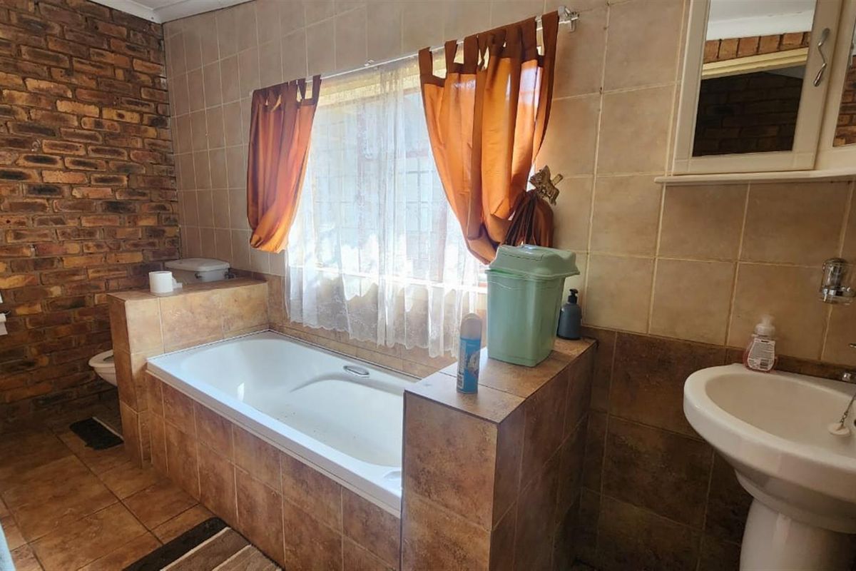 Great Value Withok Estate, Smallholdings for sale - Photo 5