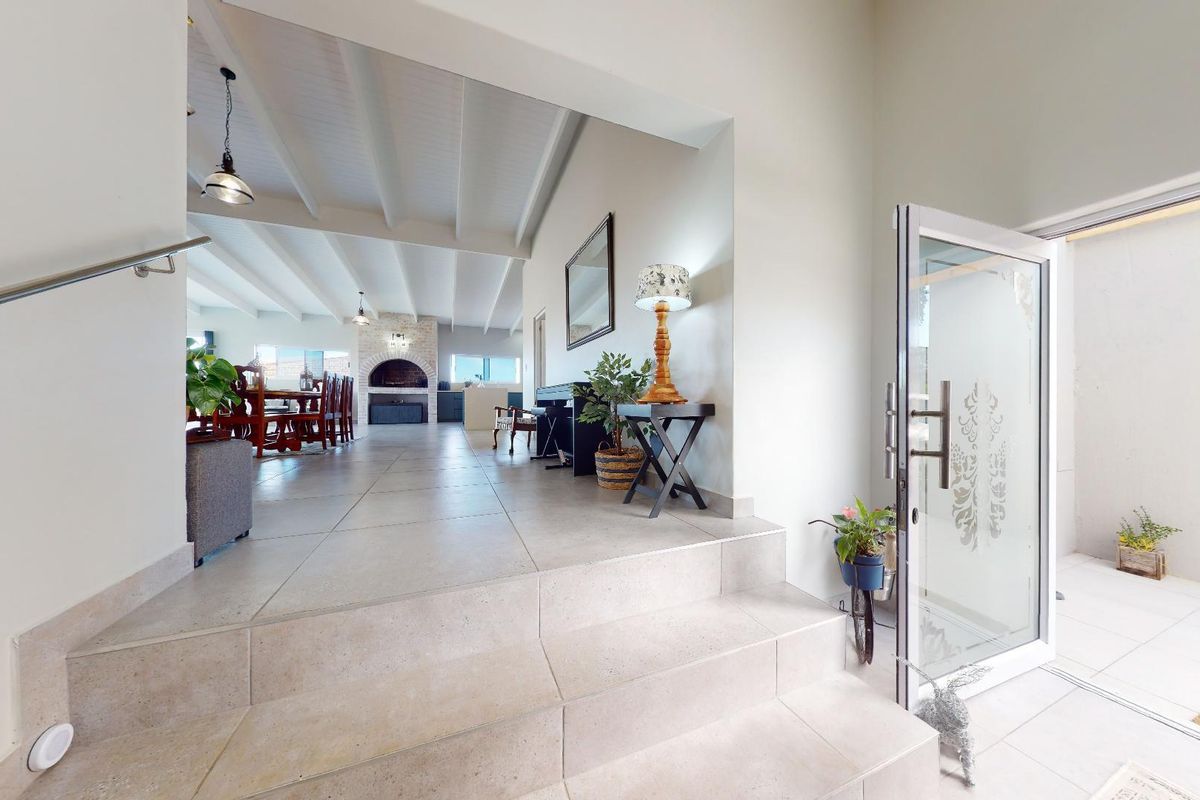 Views, luxury family home - Myburgh Park - Photo 4