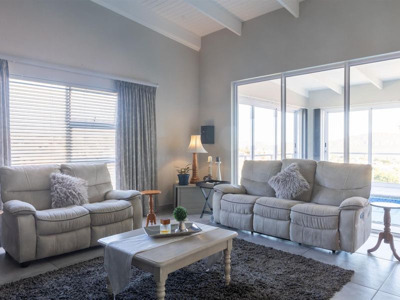 Views, luxury family home - Myburgh Park - Photo 9