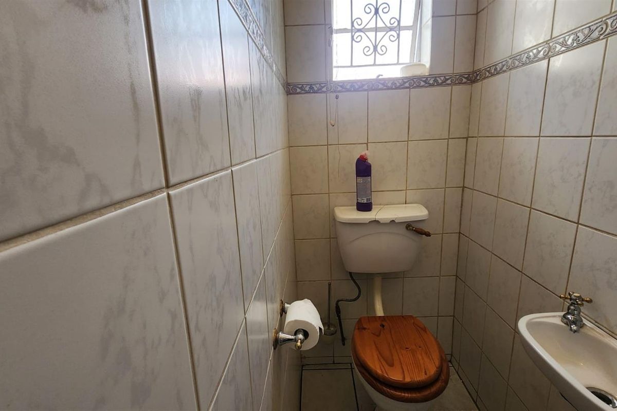 House For Sale in Brenthurst, Brakpan - Photo 5