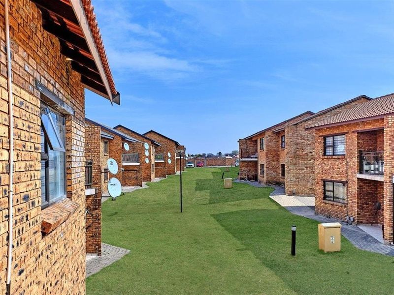 Apartment For Sale in Witfield, Boksburg - Photo 1