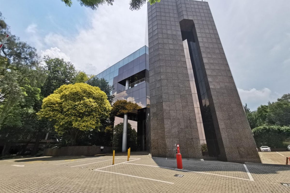 Large Commercial Property For Sale in Parktown, Johannesburg - Photo 3