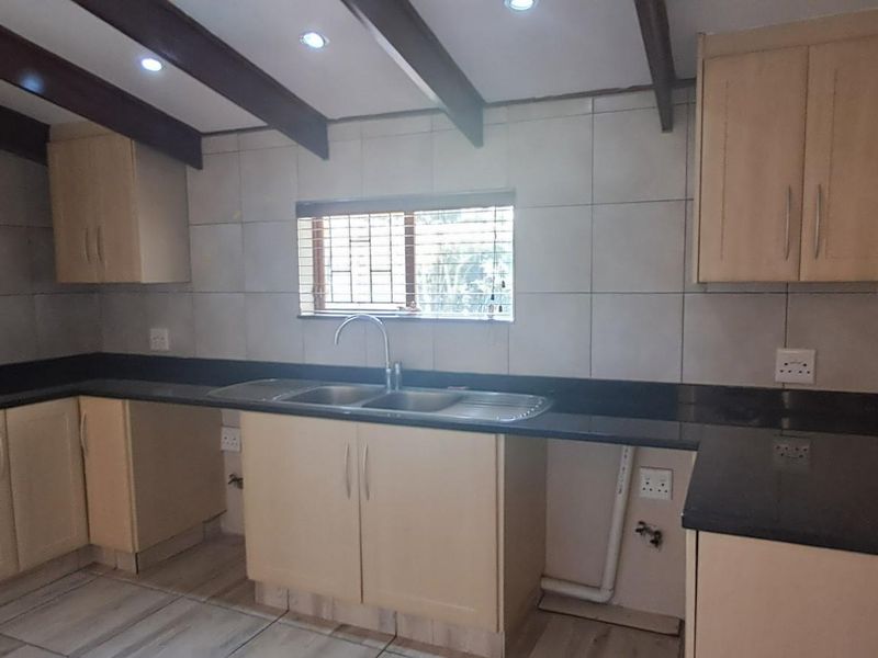 Income Earning Potential Home For Sale in Glen Hills, Durban North, KwaZulu Natal - Photo 6