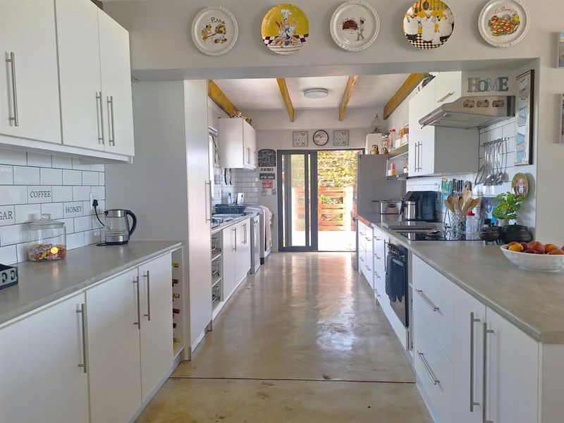 Expansive Permanent Sea Views - A steal at the price! - Photo 10