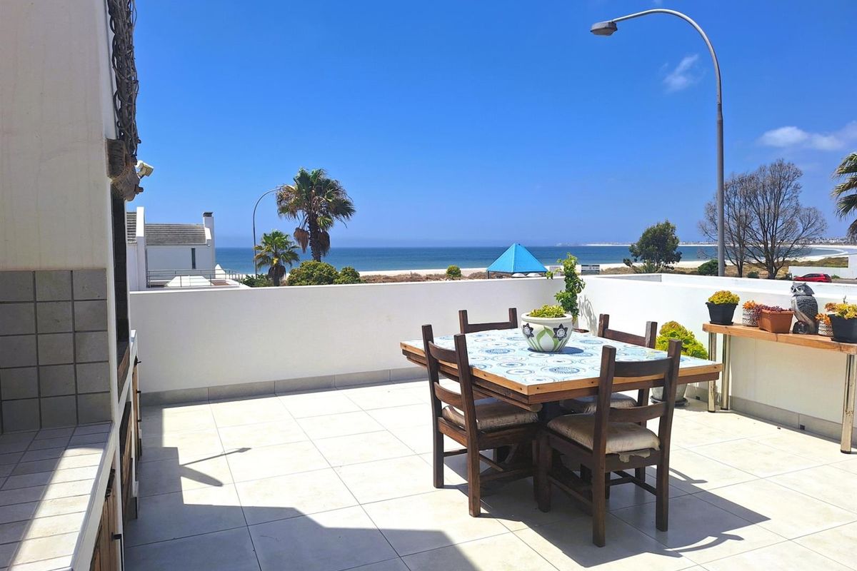 Expansive Permanent Sea Views - A steal at the price! - Photo 2