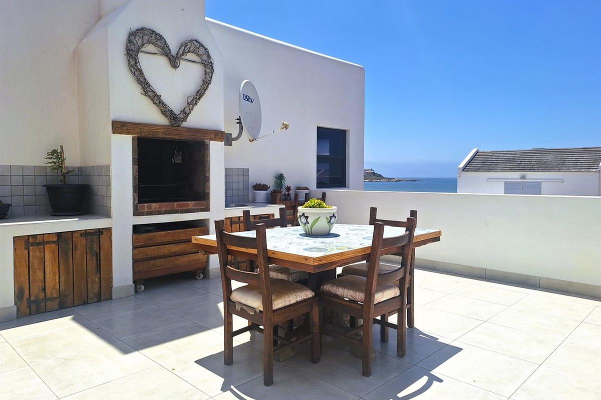 Expansive Permanent Sea Views - A steal at the price! - Photo 3