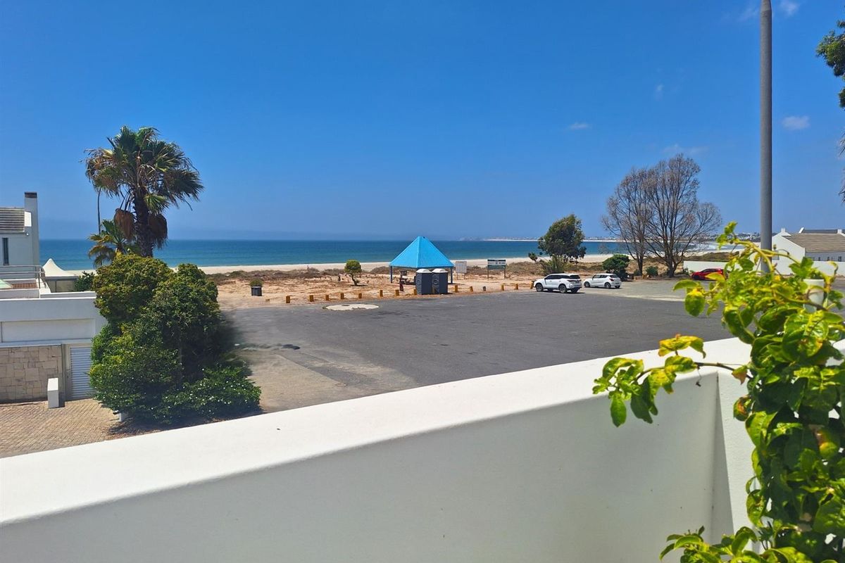 Expansive Permanent Sea Views - A steal at the price! - Photo 4