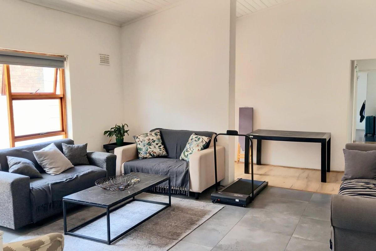 (Price Reduced) 4 bedroom House For Sale in Parow - Photo 5