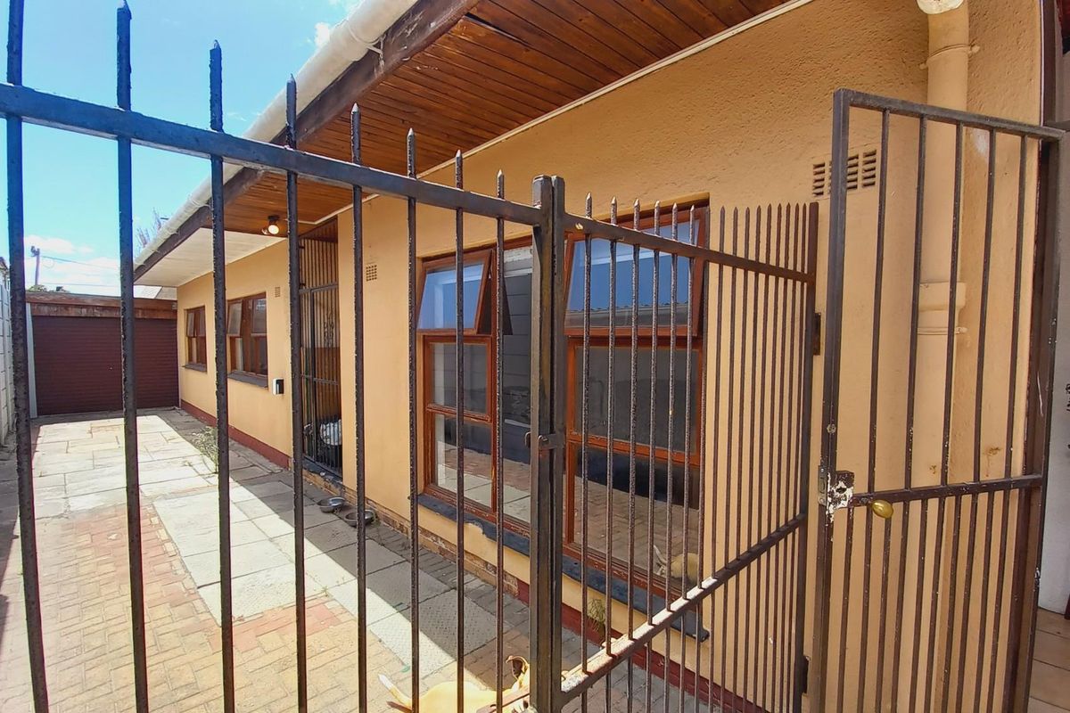 (Price Reduced) 4 bedroom House For Sale in Parow - Photo 2