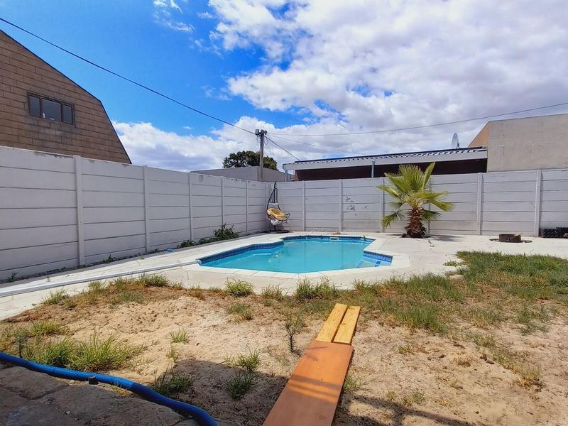 (Price Reduced) 4 bedroom House For Sale in Parow - Photo 7