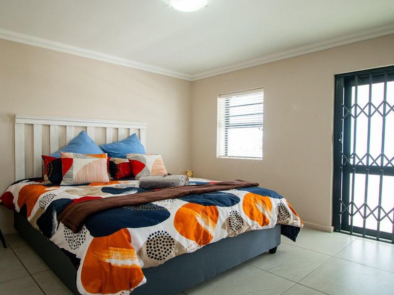 Modern Double-Storey Home with Patio and Built-in Braai - Yzerfontein - Photo 10
