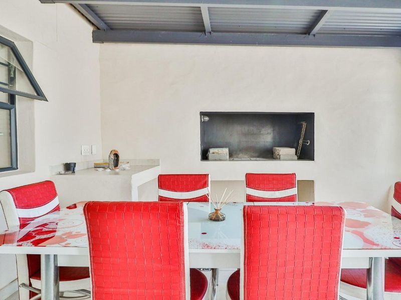 Modern Double-Storey Home with Patio and Built-in Braai - Yzerfontein - Photo 8
