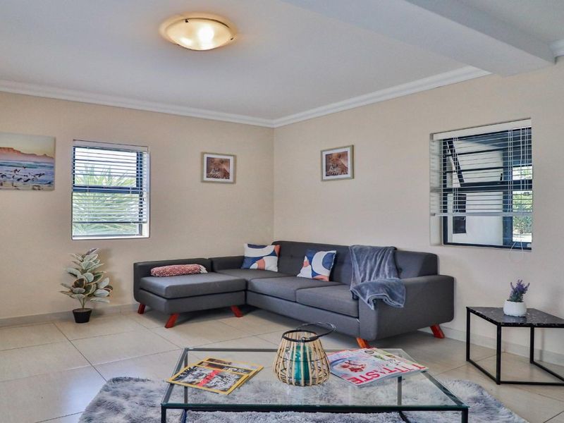 Modern Double-Storey Home with Patio and Built-in Braai - Yzerfontein - Photo 2