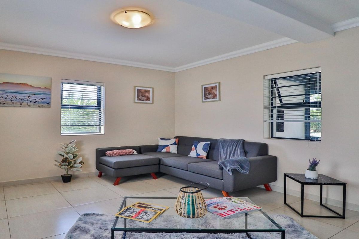 Modern Double-Storey Home with Patio and Built-in Braai - Yzerfontein - Photo 2
