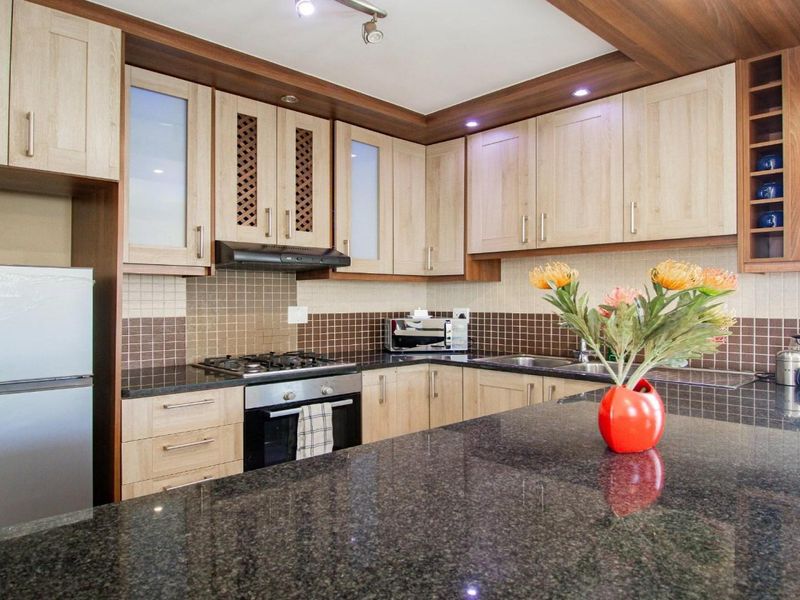 Modern Double-Storey Home with Patio and Built-in Braai - Yzerfontein - Photo 5