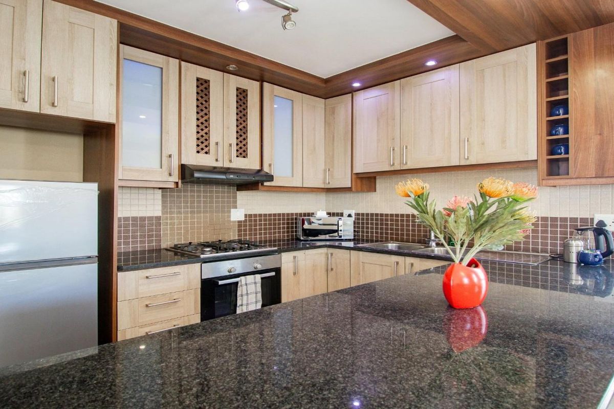 Modern Double-Storey Home with Patio and Built-in Braai - Yzerfontein - Photo 5