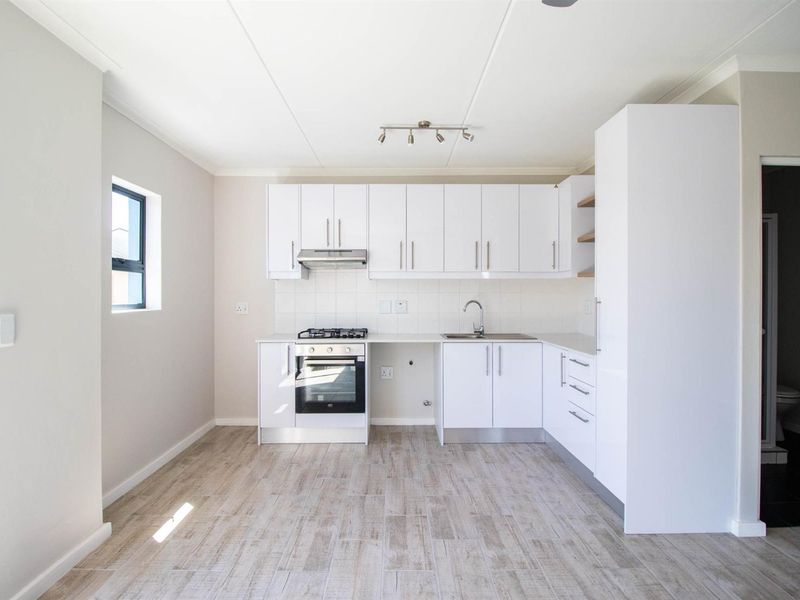 Modern 2-Bedroom Apartment to Rent - Fish Eagle, Table View - Photo 8