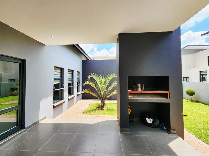 Modern 4 Bedroom 3 Bathroom House with Domestic Room for sale in Copperleaf Centurion - Photo 2