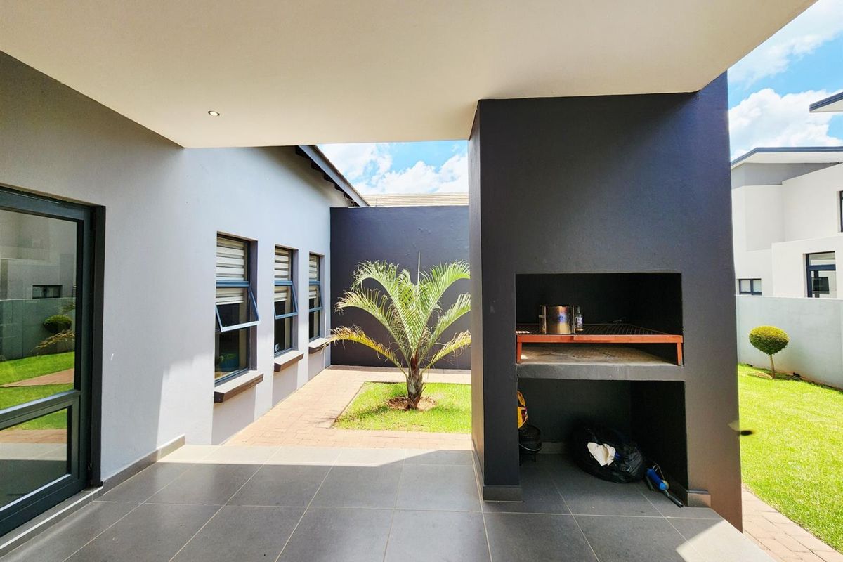 Modern 4 Bedroom 3 Bathroom House with Domestic Room for sale in Copperleaf Centurion - Photo 2