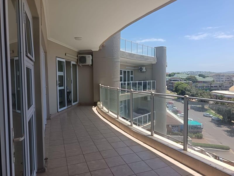 MAJESTIC 3 BEDROOM PENTHOUSE WITH BREATHTAKING SEA VIEWS - Photo 10