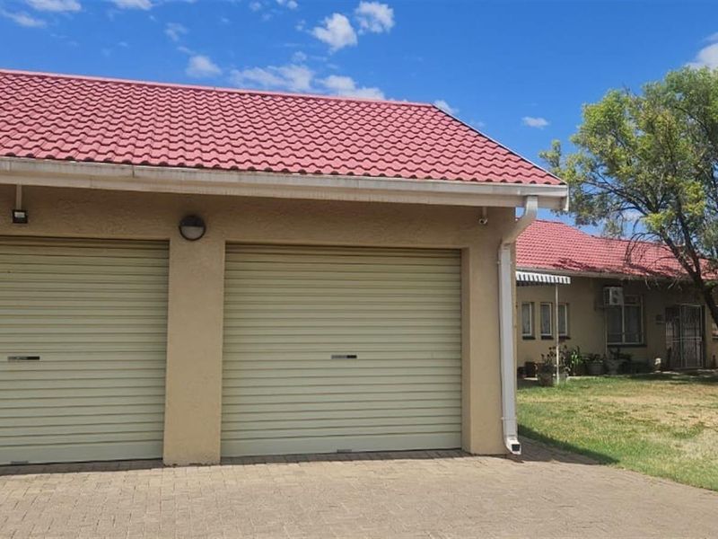 Spacious three-bedroom, two-bathroom family home situated in a popular area. - Photo 1