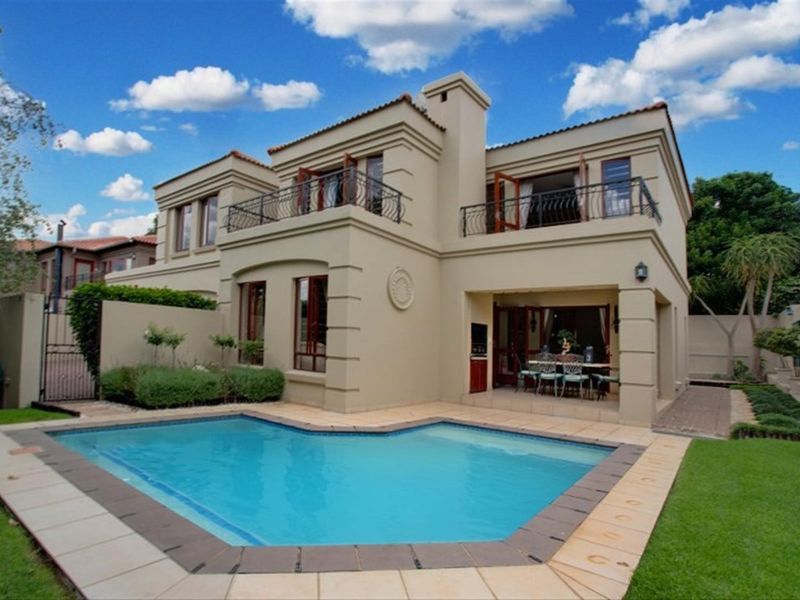 Beautiful 4 bed, secure Cluster home for sale in Bryanston. - Photo 2