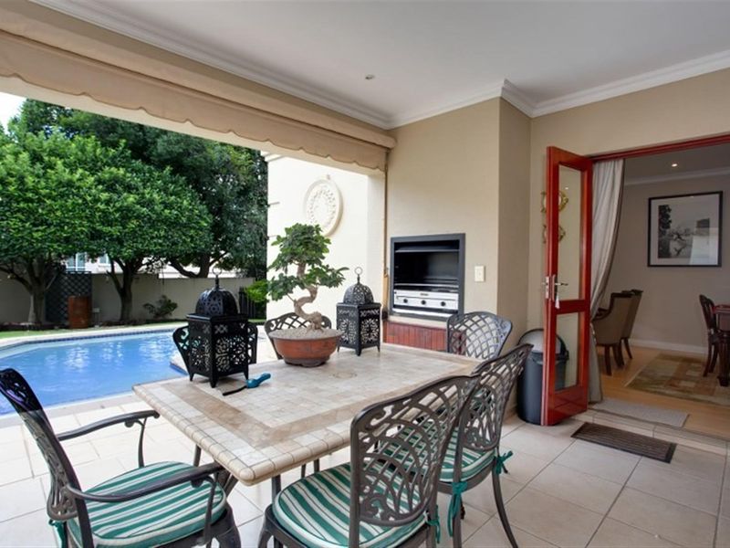 Beautiful 4 bed, secure Cluster home for sale in Bryanston. - Photo 4