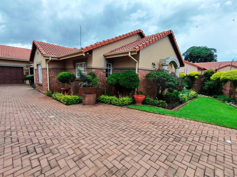 3 Bedroom house in Kanonkop - Photo 5