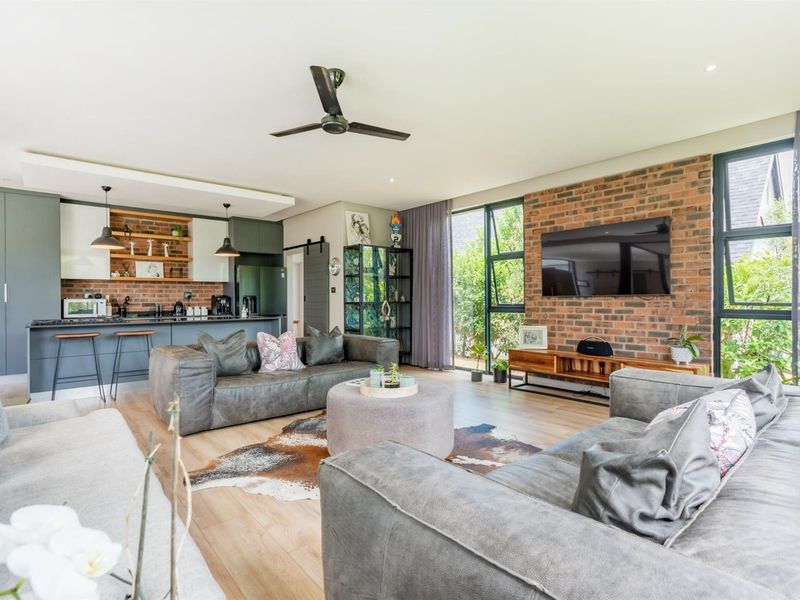 Where Style Meets Family Living - Photo 7